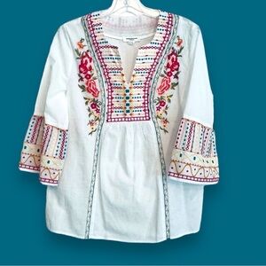 BeachLunchLounge Size Small White Cotton V-Neck Boho Embroidered‎ Popover Top